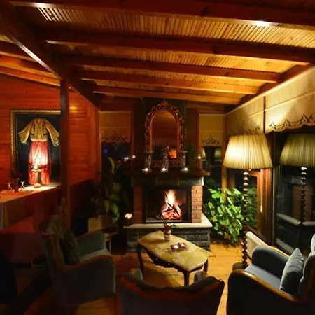 Tree Tops Park Hotell *