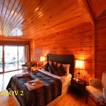 Tree Tops Park Hotel
