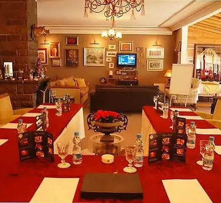 Tree Tops Park Hotel *