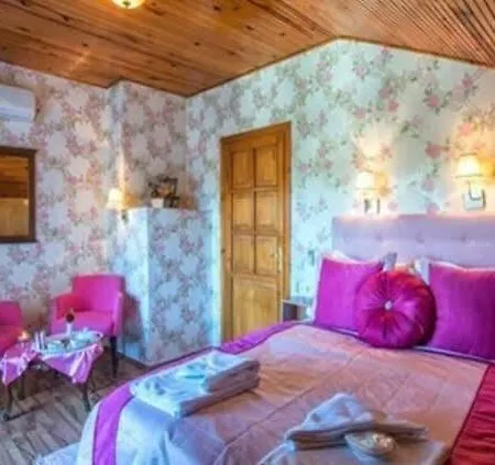 Tree Tops Park Hotel