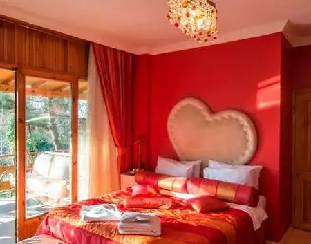 Tree Tops Park Hotel
