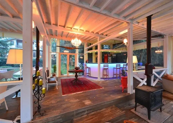 מלון Tree Tops Park