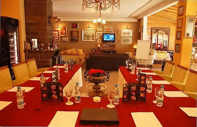 Tree Tops Park מלון *