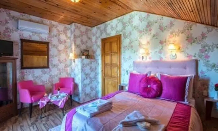 Tree Tops Park מלון