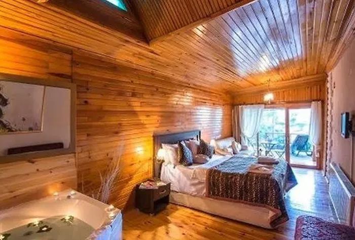 מלון Tree Tops Park